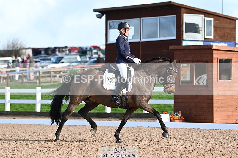 240218A-113744-06378 - 221-Alice.Peternell-Fourseasons.Sienna