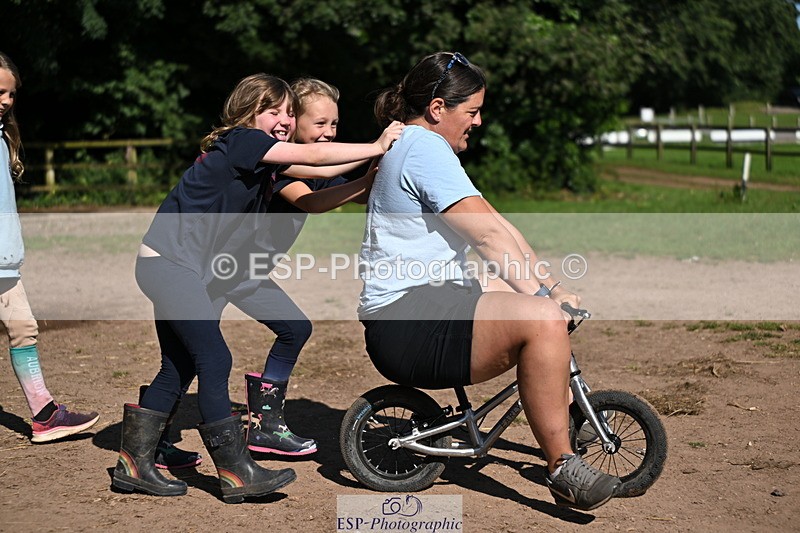 240729B-093122-01806 - Monday Stable Shots