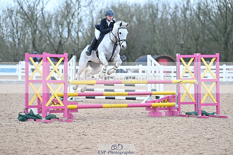 240128A-120703-00777 - Cls 4 Pony Newcomers and 1m Open