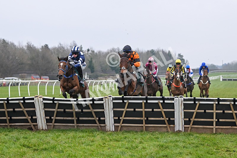 310125-Race 3-Turn And Finish-5399 - Race 3