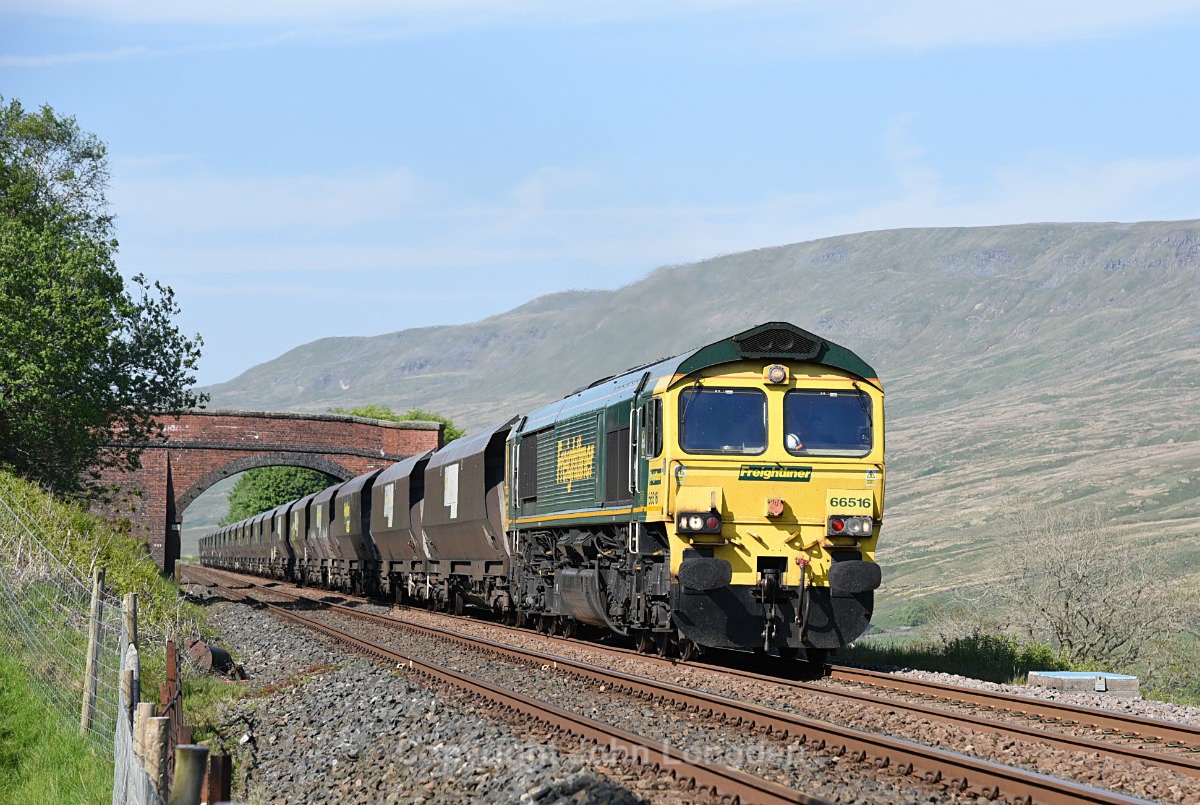 JL - 24.5.18 66516 6V56 Killoch - Port Talbot, MP261 - Milepost 261 (Angerholme, Mallerstang)