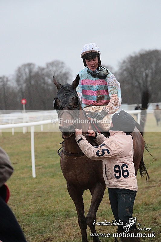 PtP 260125 930 - Cocklebarrow Point-to-Point racing with the Heythrop Hunt 26/01/25