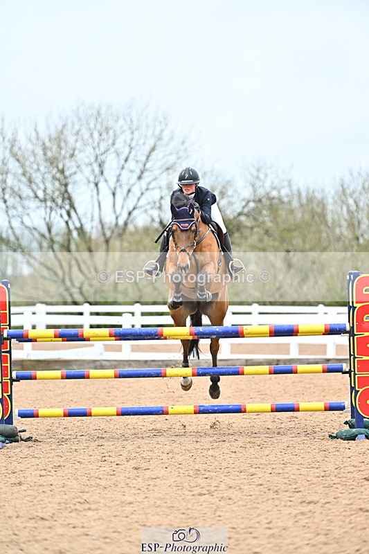 240501A-135402-00886 - Cls 8 Snr Foxhunter and 1.20m Open