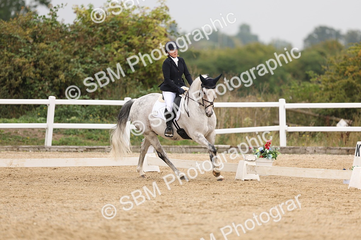 SBM_01610 - Class 9 - Novice 27 Champs
