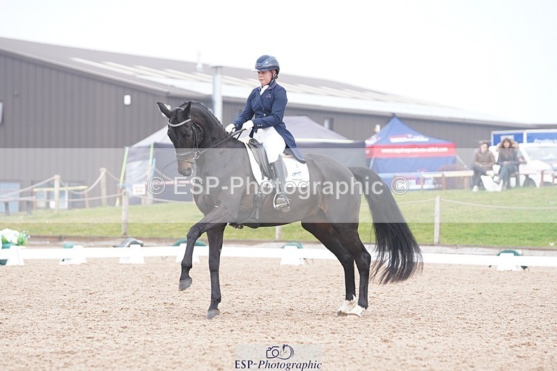 250404-102448-04290 - 003-Abbie.Newbury-Seagry.Firstamour