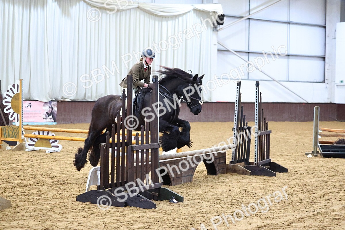 SBM_003027 - Class 35 - 60cm Training Stakes
