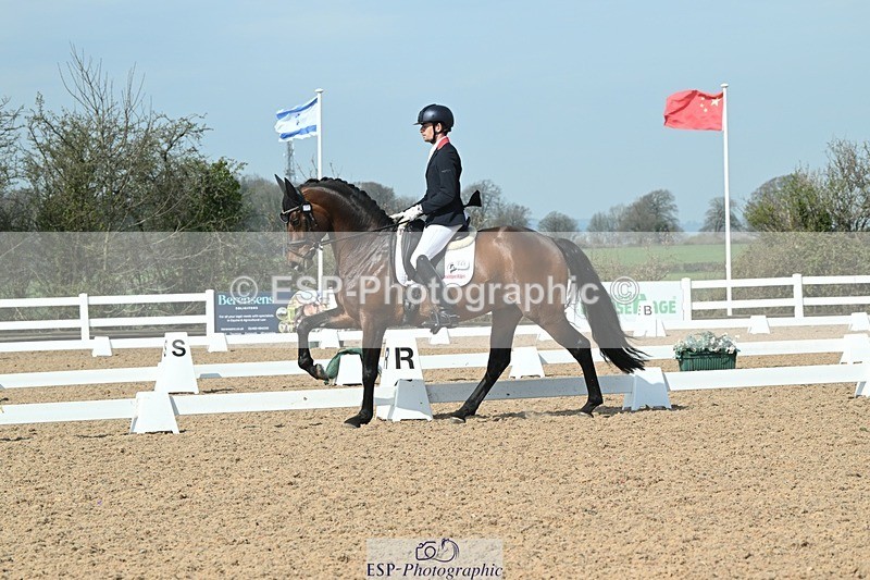 250403-104346-01581 - 048-Angus.Corrie-Deane-Maigret.VD.Watermolen