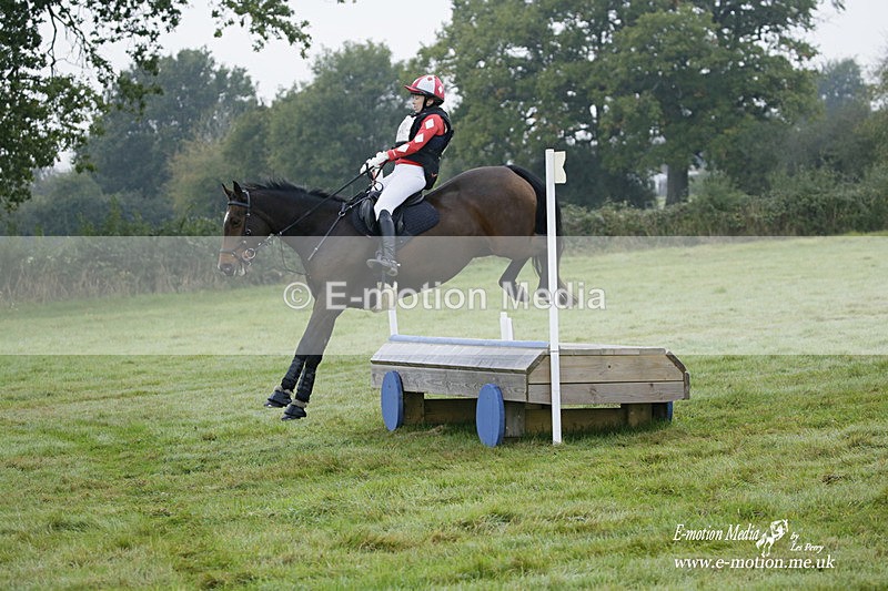 WWHT 171021 0122 - Novice Restricted (0.80m)  17/10/21