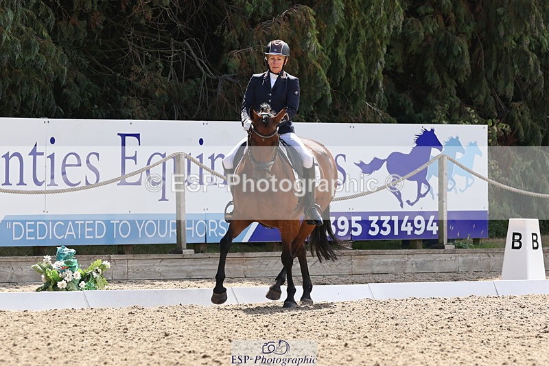 250809A-115115-03253 - 030-Alice.PeternellFourseasons.Sienna