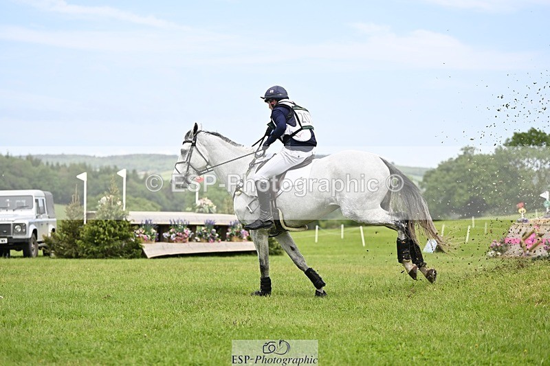 240525-145542-16627 - 207-IE_MR_MCGREGOR-Will_Furlong