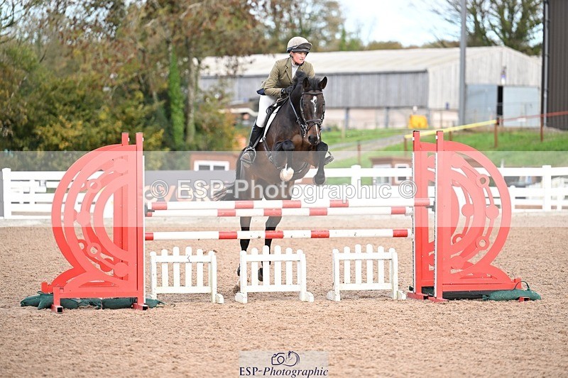 251022-130812-00489 - Cls 4 Snr Newcomers 1.10m