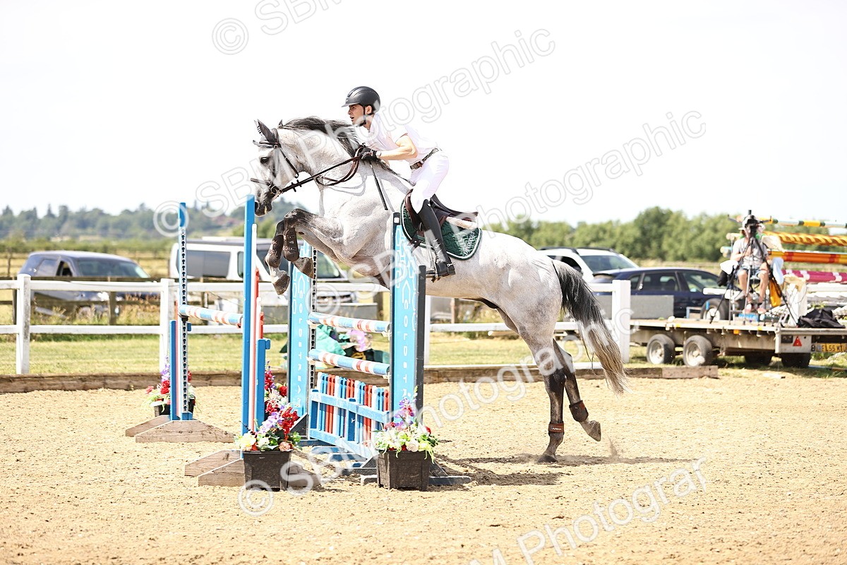 SBM_000602 - Class 15 - Redpost Equestian Senior Foxhunter - 1.20m