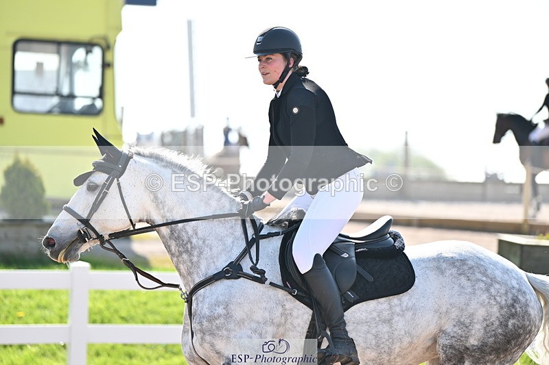 240509A-093442-00171 - Cls 1 British Novice and 90cm Open