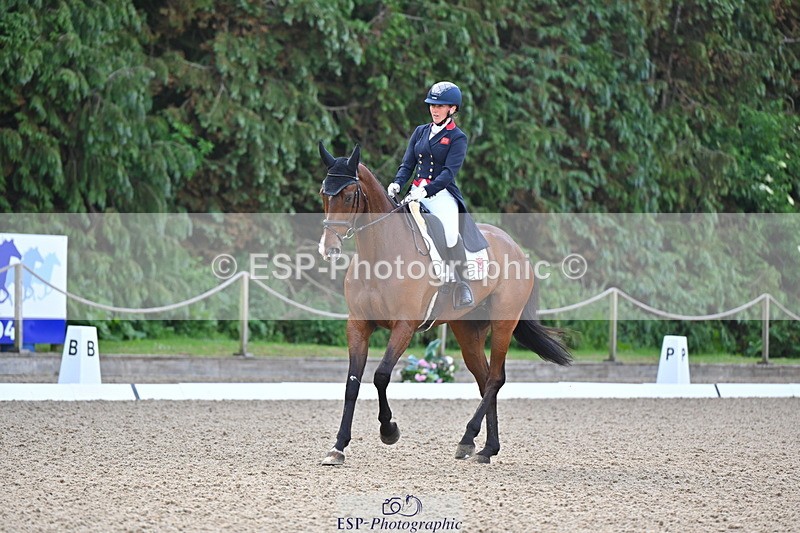 250523A-090337-05401 - D-451-Laura.Collett-DRUMGIVEN.MR.CHARISMA