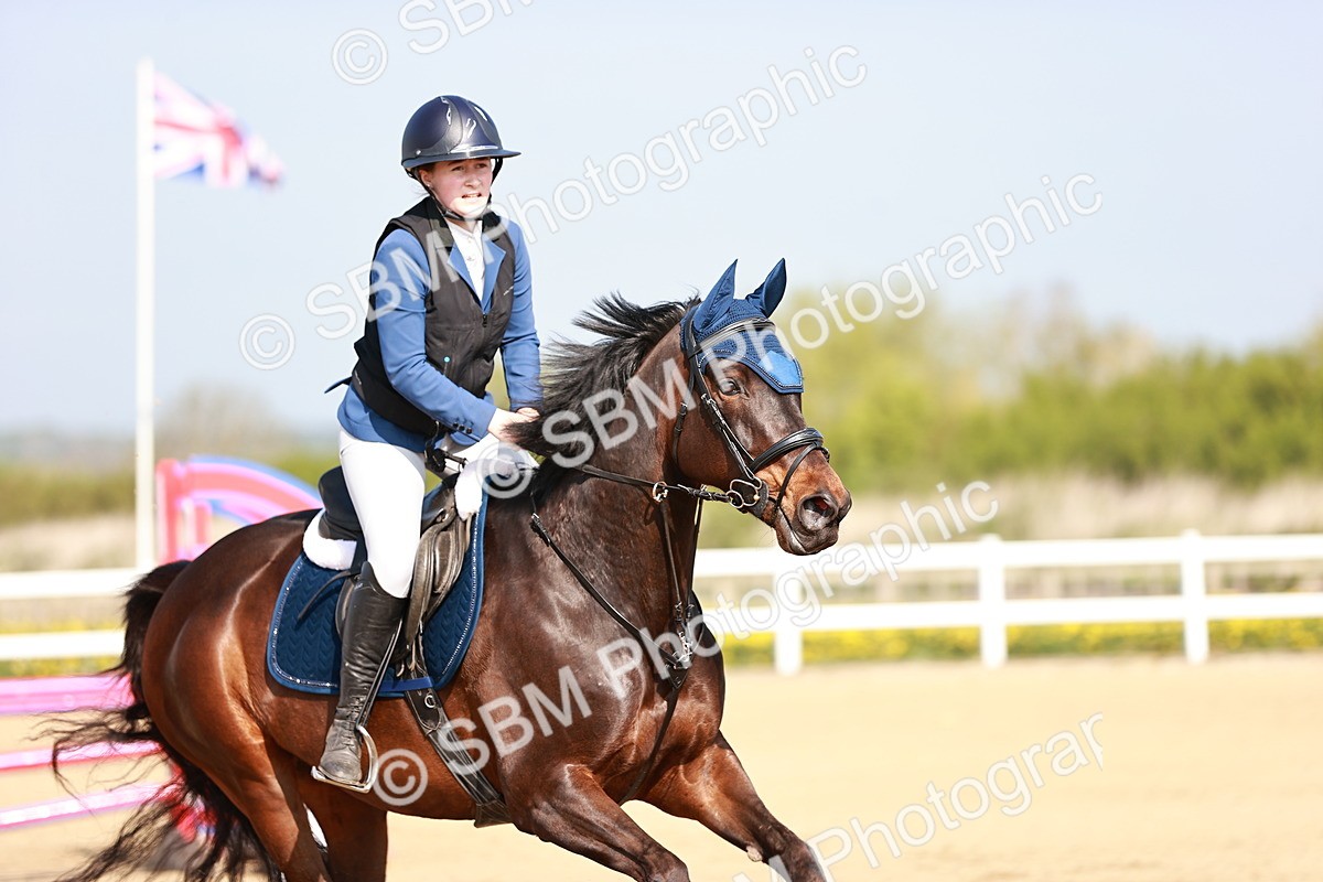  - Class 21 - Senior British Novice - 90cm