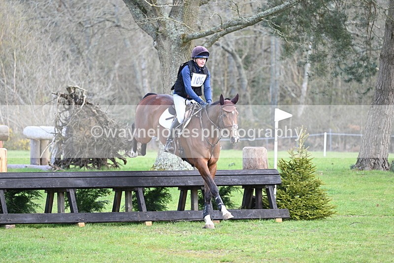 WJ7_0076 - Time 10:13 to 10:38 Times at the Fence