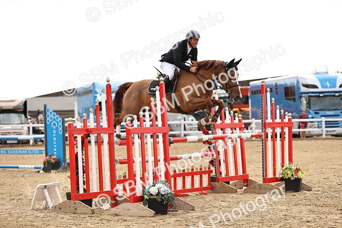 SBM_009550 - Class 8 - Senior Newcomers - 1.10  Open