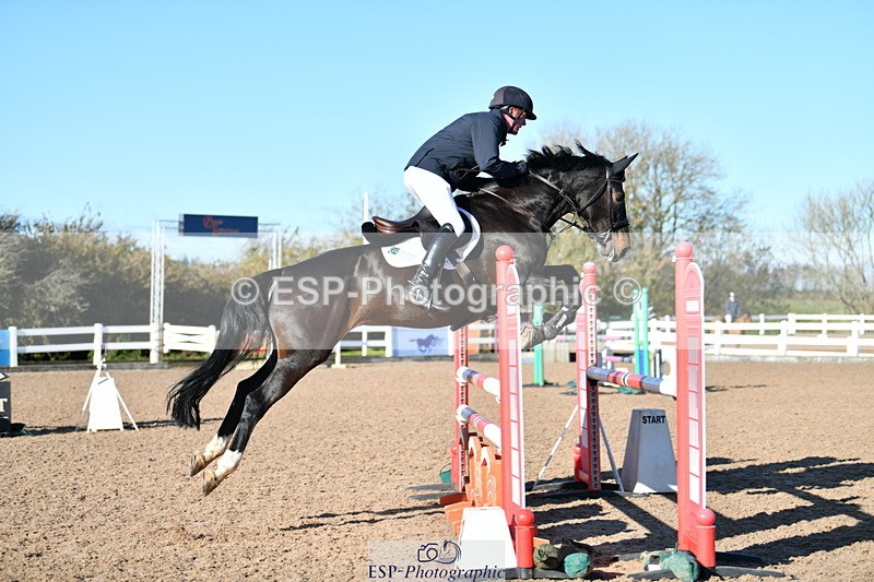 231110A-124504-00437 - Cls 4 Snr 1.05m Open