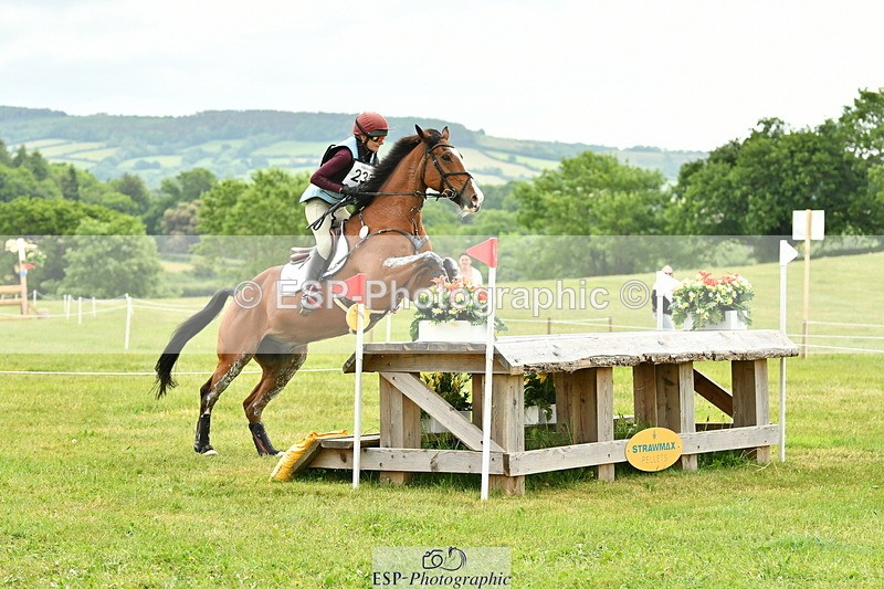 250524A-154340-14251 - C-233-Abbie.Burbidge-FEELING.FANTASTIC