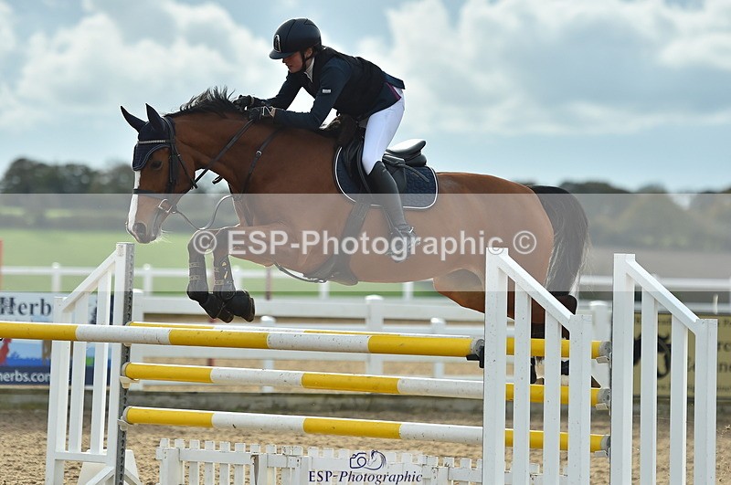 231111A-130720-02050 - Cls 12 Newcomers & 1.10m Open