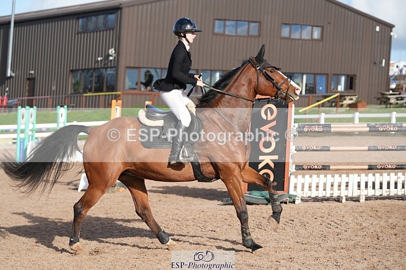 251108-130702-02648 - Cls 13 Foxhunter and 1.20m Open