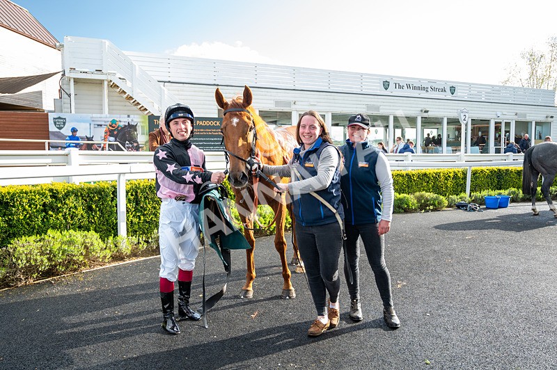 240424-Race 7-Fly Pass-3943 - Race 7