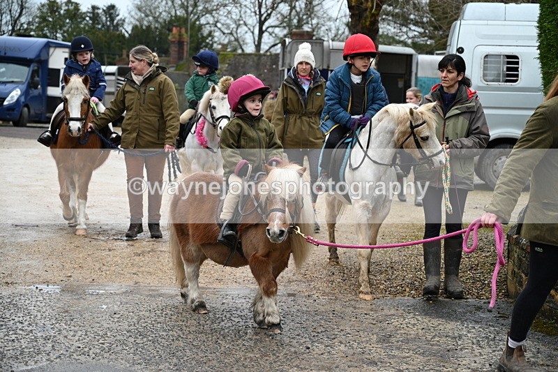 WJ7_9327 - Walk out..
