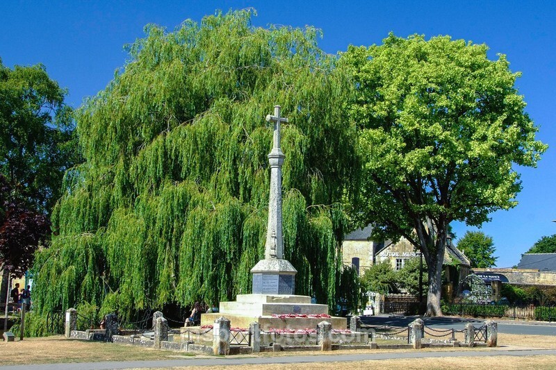 War memorial in Bourton on the water - Travel, city/land scapes