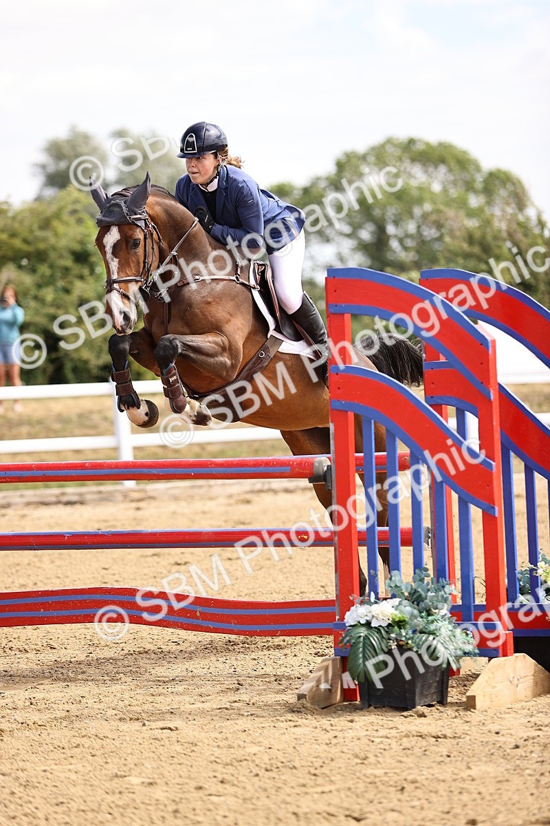 SBM_009753 - Class 8 - Senior Newcomers - 1.10  Open