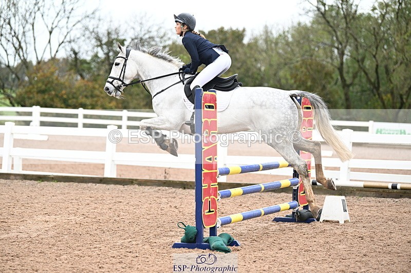 241023A-112445-00538 - Cls 1 British Novice and 90cm Open