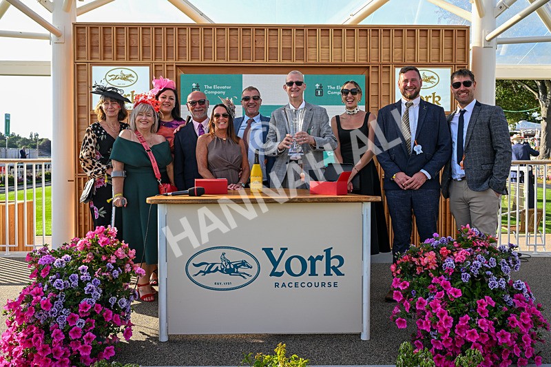 240726-Race 2-Vaguely Royal-0275 - Race 2 18.05pm Elevator Company Handicap