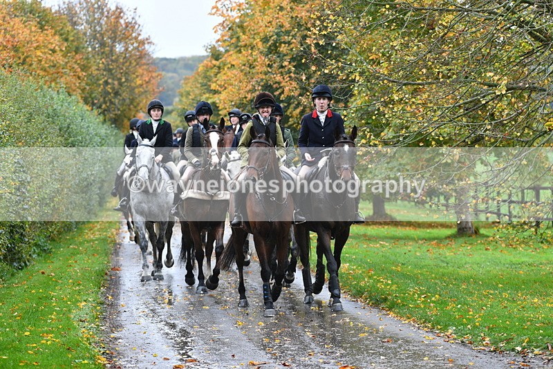 WJ5_6232 - B&B walk back for Hunt Tea !