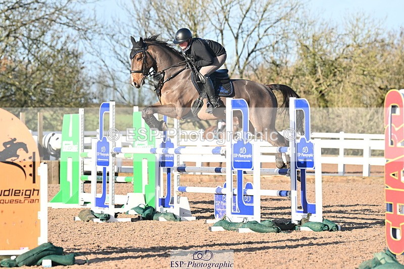 231210A-130808-02495 - Cls 20 Newcomers & 1.10m Open