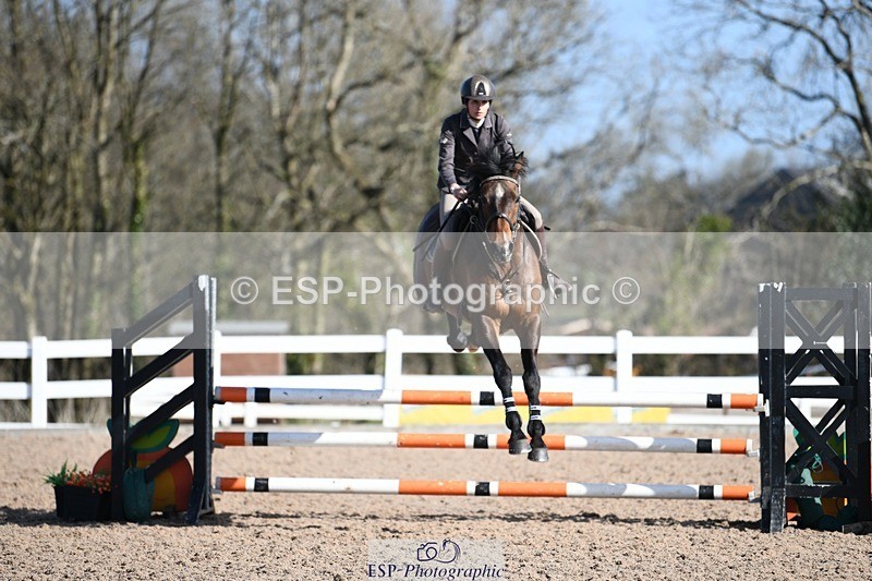 250330-103330-06163 - Cls 32 British Novice and 90cm