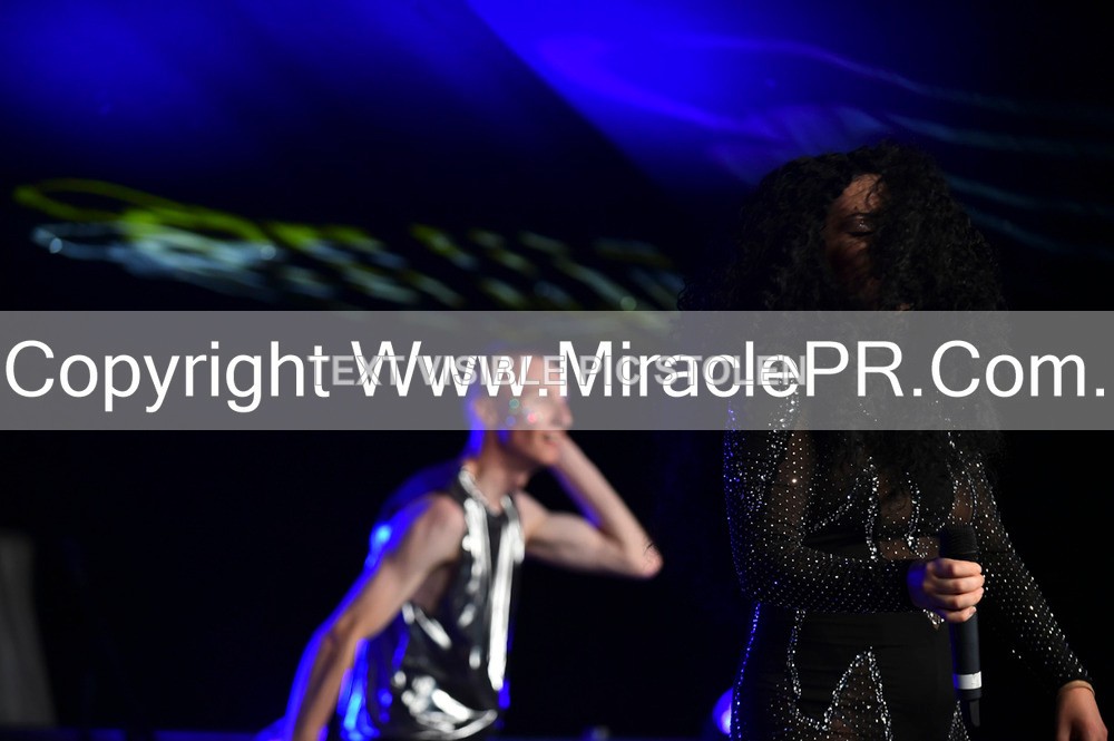 SH4_6340 - The Cher Experience