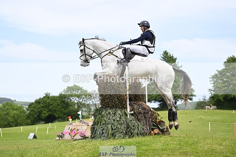 240525-145540-16621 - 207-IE_MR_MCGREGOR-Will_Furlong