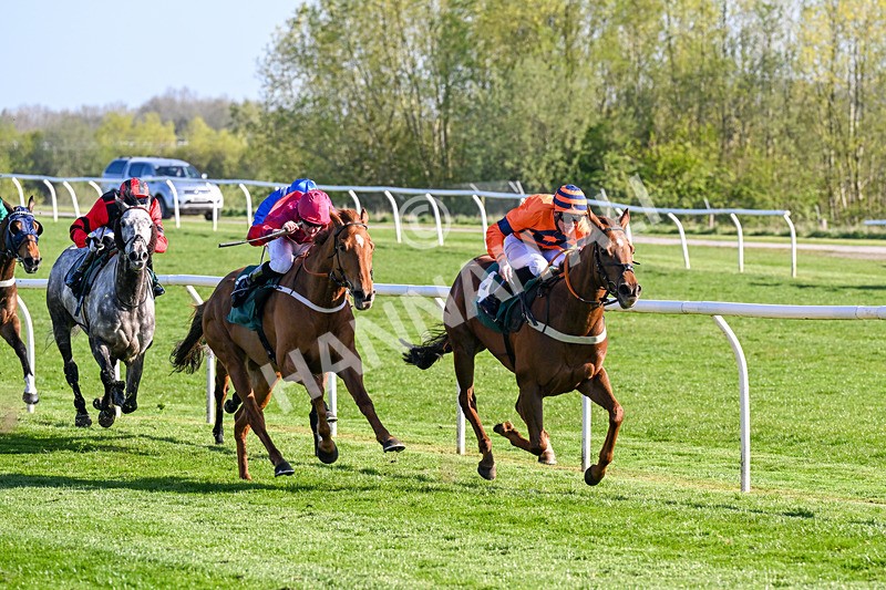 220426-Race 7-Free Pic-0955 - Race 7