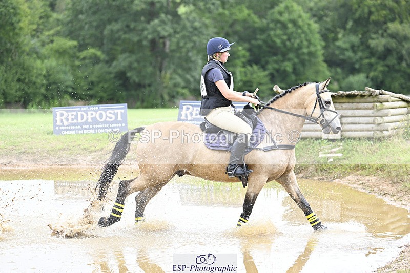 240804-113350-12076 - 316-Chloe_Dunn-TOWERHILL_SHAMIE