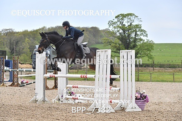 BPP_7332 - CLASS 9 FRI  Senior Newcomers/ 1.10m Open