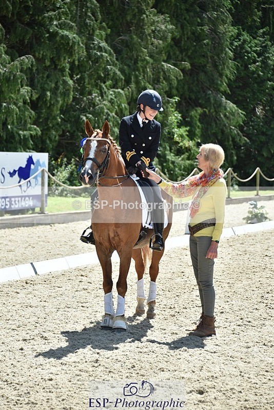 230811-131354-01479 - Adv Medium Silver Presentations