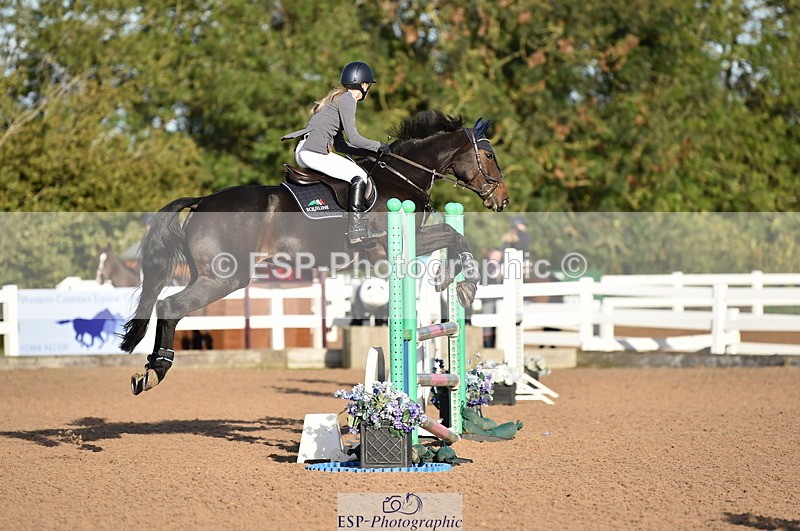 231015A-093234-06739 - Cls 22 British Novice & 90cm Open