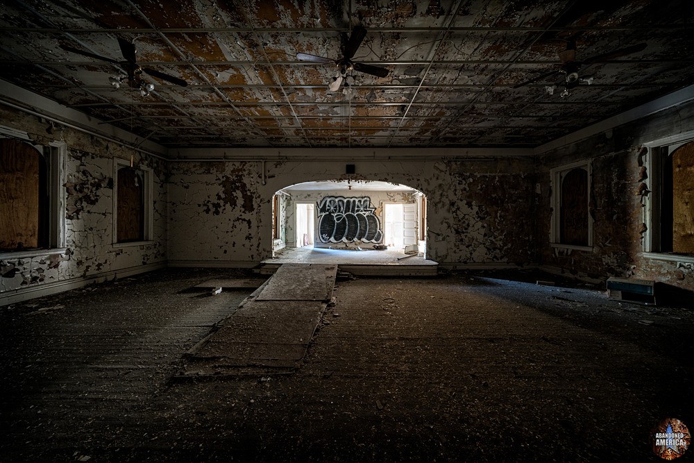 Ladies G.A.R. Home (Swissvale, PA) | Gathering Room - The Ladies' G.A.R. Nursing Home