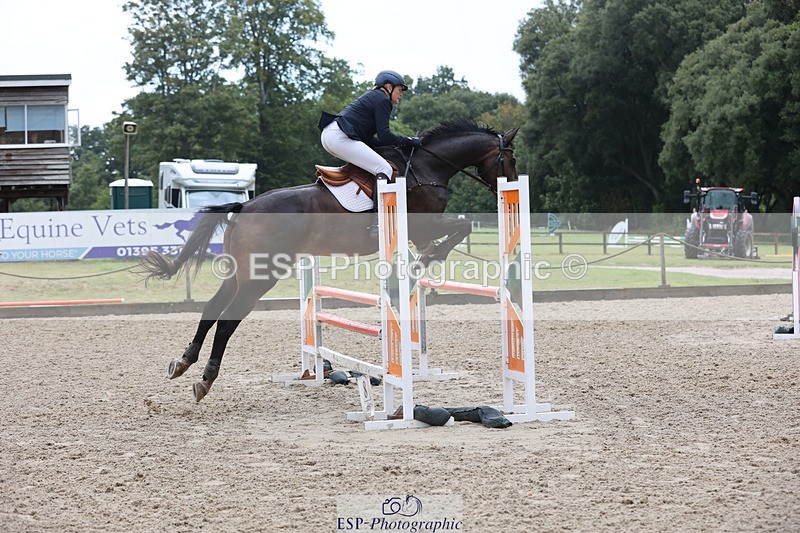 250831A-131832-10290 - Cls 42 Snr 1m Grand Prix