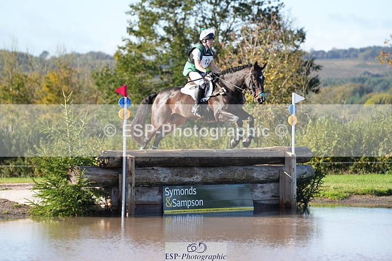 251024A-110759-07097 - A-012-Beth.Hobden