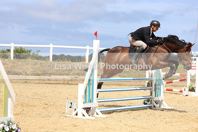 3E7A4946 - Class 4: Senior British Novice/90cm open