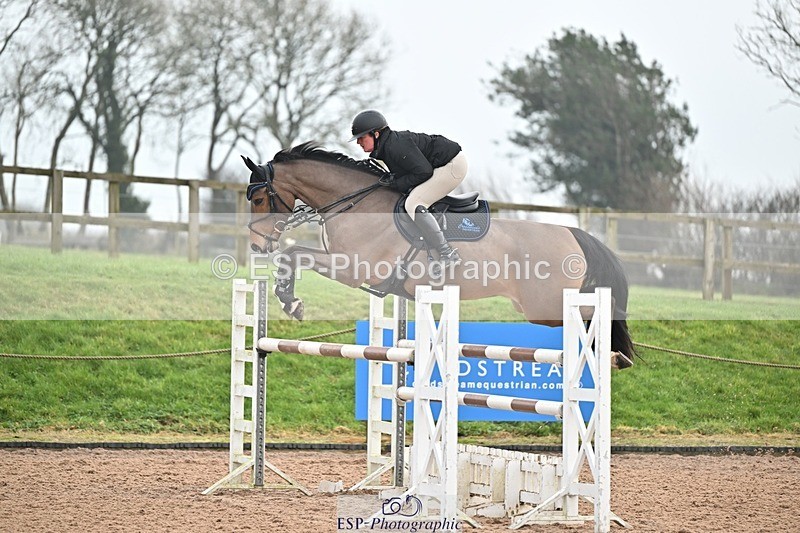 250122-142916-00653 - Cls 6 Foxhunter and 1.20m