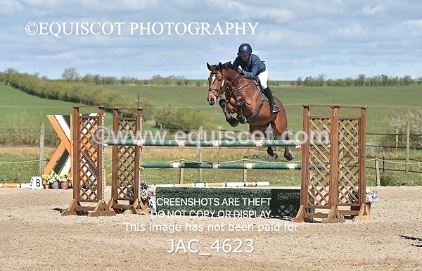 JAC_4623 - CLASS 11 SAT Andrew Hamilton Coach, RHS Foxhunter Championship Qualifier