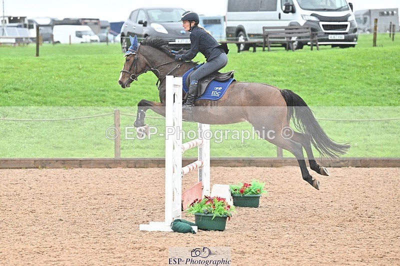 251003-123028-00747 - Cls 2 Newcomers and 1.10m