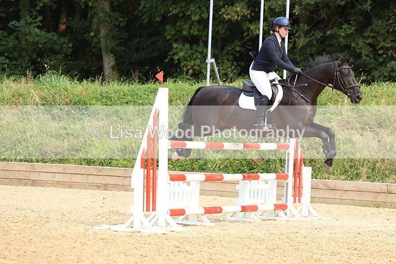 3E7A2544 - Class 8: Senior Newcomers/1.10m open