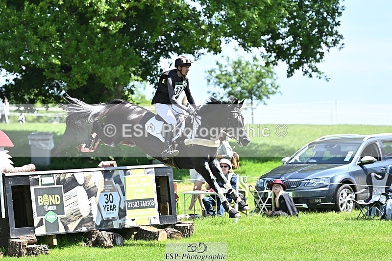 240525-123255-14105 - 377-HONEYBROOK_EXTRA_SPECIAL-Tom_Rowland